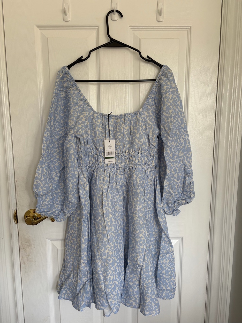 Hermoza Light Blue and White Floral Puff Sleeve Dress